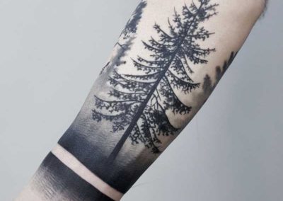 tatuaje bosque | tatuajes sombras y difuminados | Carolina Falcone