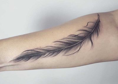 Plumas tattoo | tatuajes para el antebrazo