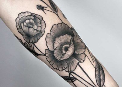 tatuajes puntillismo | tatuajes flores | Cornelius tattoo Madrid