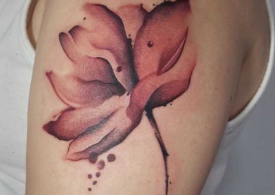 tatuajes flores | tatuajes acuarela | Cornelius tattoo Madrid