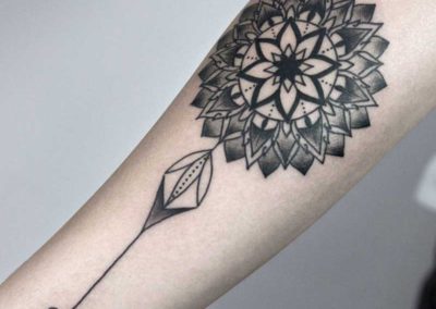 tatuajes geometricos | tatuajes blanco y negro