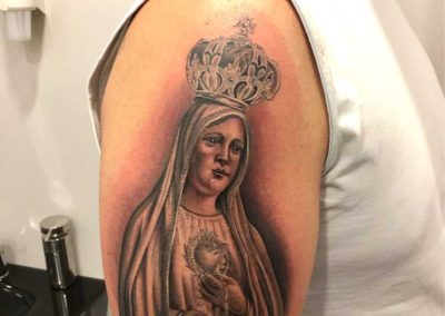 tatuaje virgen | tatuajes religiosos | tatuajes madrid