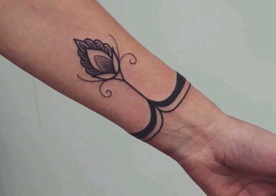 tatuajes brazaletes | tatuajes blanco y negro