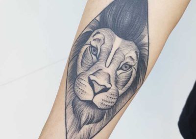tatuaje leon | tatuajes animales | tatuajes blanco y negro | estudio tatuajes madrid