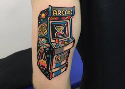 raro82 | arcade tattoo | tatuajes divertidos
