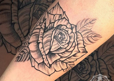 dotwork: rosas tatuajes | Cornelius Tattoo