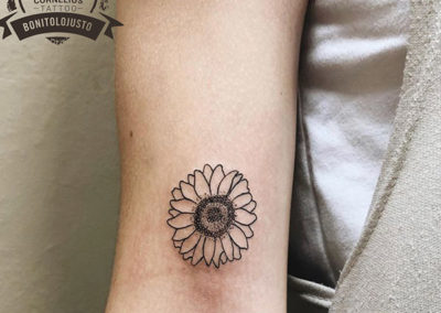 tatuajes femeninos: tatuajes flores