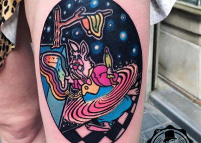 tatuaje alicia en el país de las maravillas | tatuajes a color