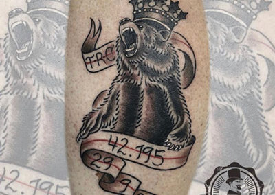 tattoo oso en pierna Cornelius tattoo