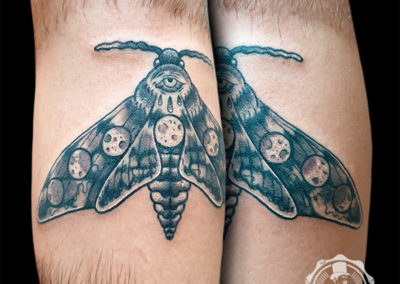 tatuaje de mariposa | blackwork tattoo