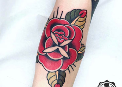 tatuajes old school de una rosa