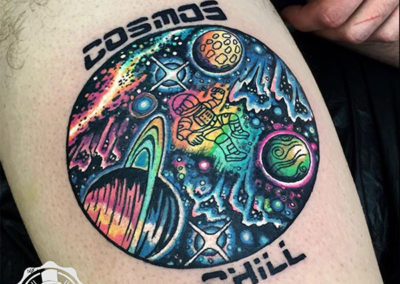 tatuajes a color | astronauta en el espacio