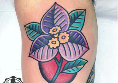 tatuaje en madrid de una flor