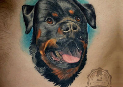 tatuajes realistas de un perro