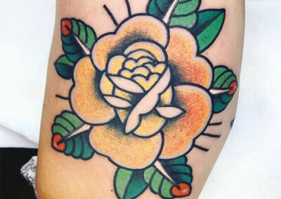 tatuajes flores old school