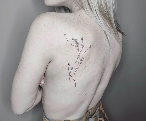 tatuajes femeninos de línea fina