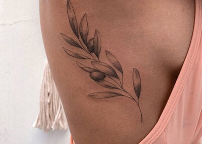 tatuajes finos de flores
