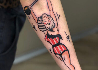 pin up tattoo de mujer barbuda