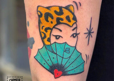 pin up tattoo de mujer tigresa