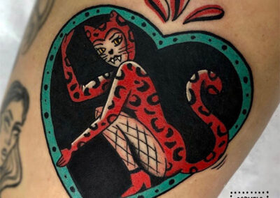 cartoon tattoo mujer gata