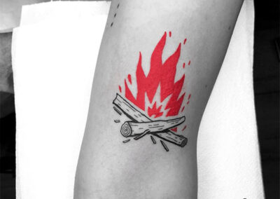 tatuajes en el brazo fuego