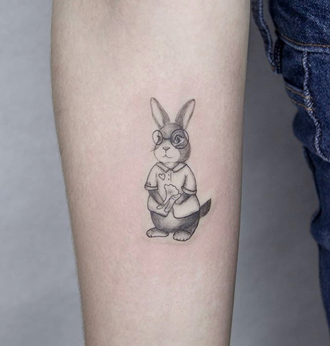 microrealismo tattoo de un conejo