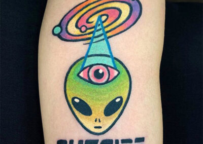 tatuajes a color alien