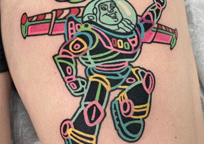 tatuajes full color buzz lightyear