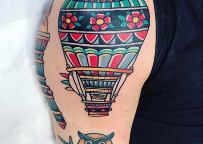 tatuajes old school de un globo aerostático