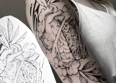 ejemplo de diseño de tatuajes en el brazo