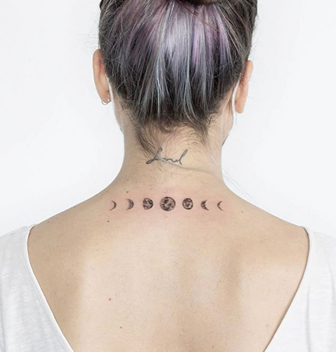 tatuajes en la nuca de la luna