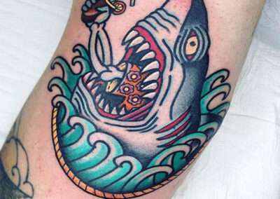 Tattoo de un tiburón en estudio de tatuajes en madrid