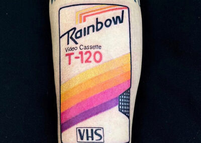 Tatuajes full color de un vhs