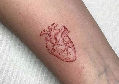 Tatuajes finos de un corazón