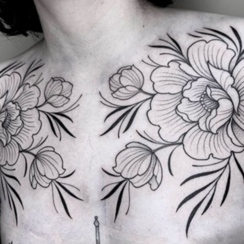 tatuajes en el pecho de mujer| Tatuaje con flores | tatuajes en el pecho para mujer