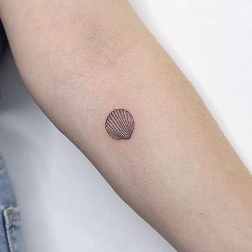 Mini tatuaje de una concha |Mini tattoo | Tatuajes pequeños