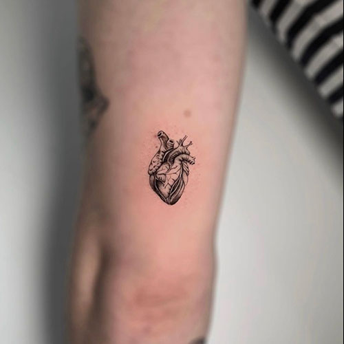 Mini tatuaje de una corazón | Mini tattoo realista | Tatuajes pequeños 