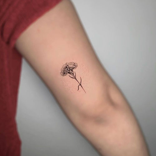 Mini tatuaje de una flor en brazo | Mini tattoo | Tatuajes pequeños
