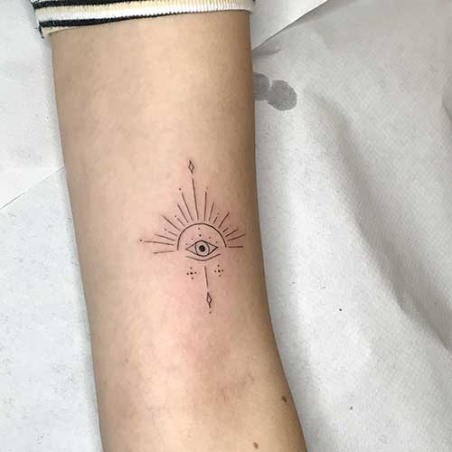 tatuaje de ojo en el brazo | tatuajes brazo hombre | Cornelius Tattoo